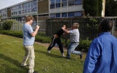 Leerling Ibn Ghaldoun opgepakt na slaan cameraman