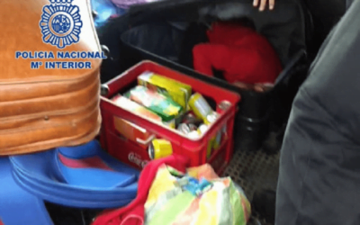 Marokkaan stikt in koffer tijdens reis naar Spanje