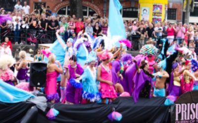 Marokkaanse boot vaart mee in GayPride