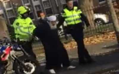 Bejaarde Marokkaan wacht nog steeds op excuses van politie