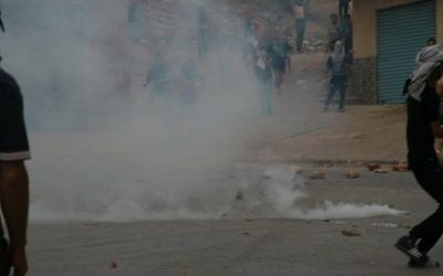 Honderden bewoners de straat op voor schoon drinkwater en politie treed hard op